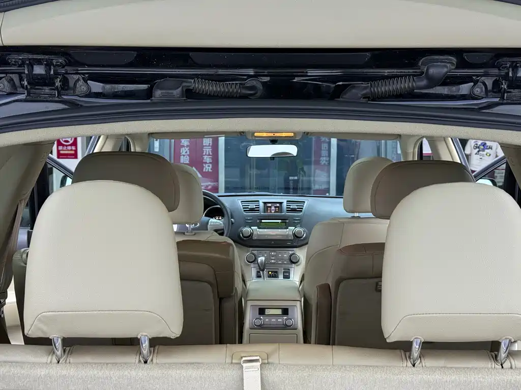 Toyota Highlander — миниатюра 10