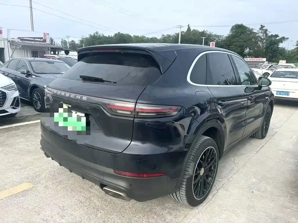 Porsche Cayenne Hybrid — миниатюра 7