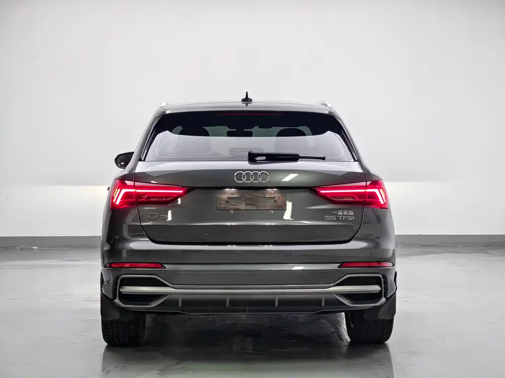 Audi Q3 2023 35 TFSI Fashion (1.4T)