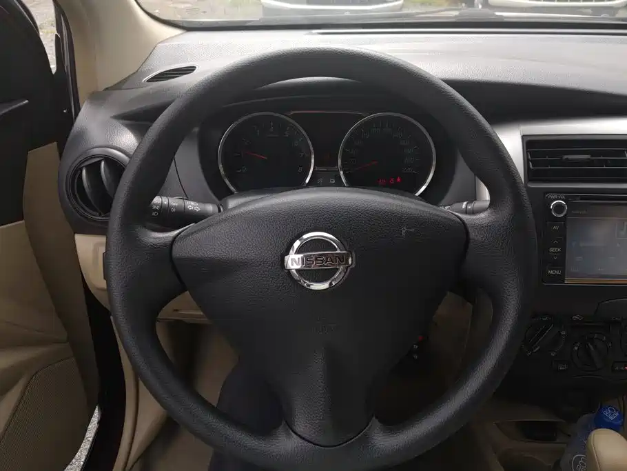 Nissan Livina — миниатюра 15