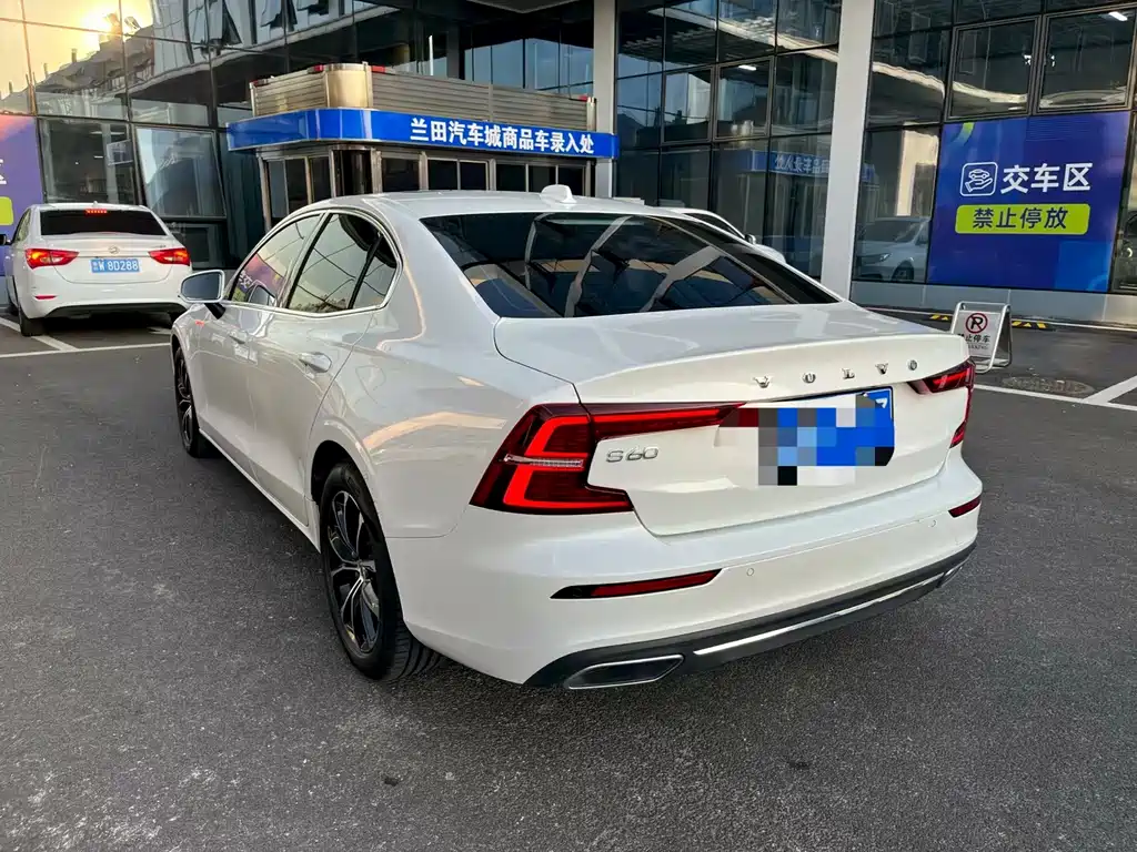 Volvo S60 — миниатюра 9