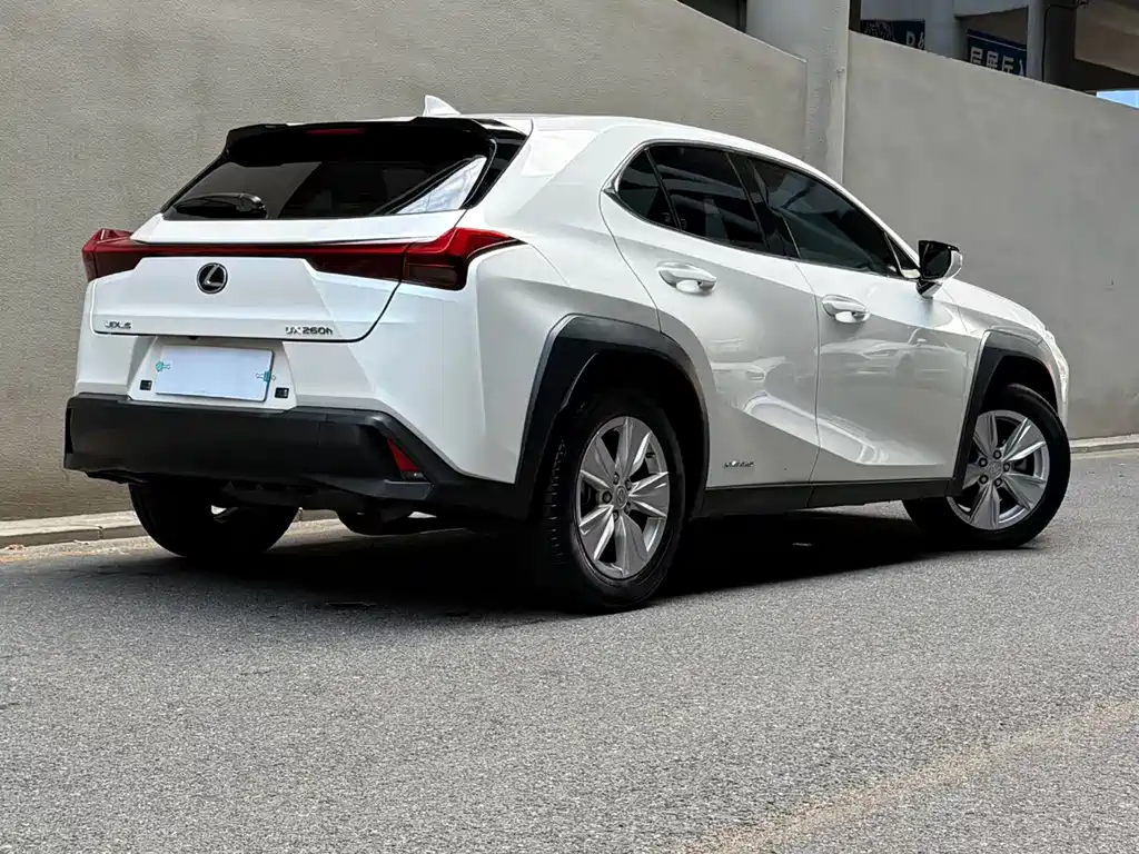 Lexus UX — миниатюра 2