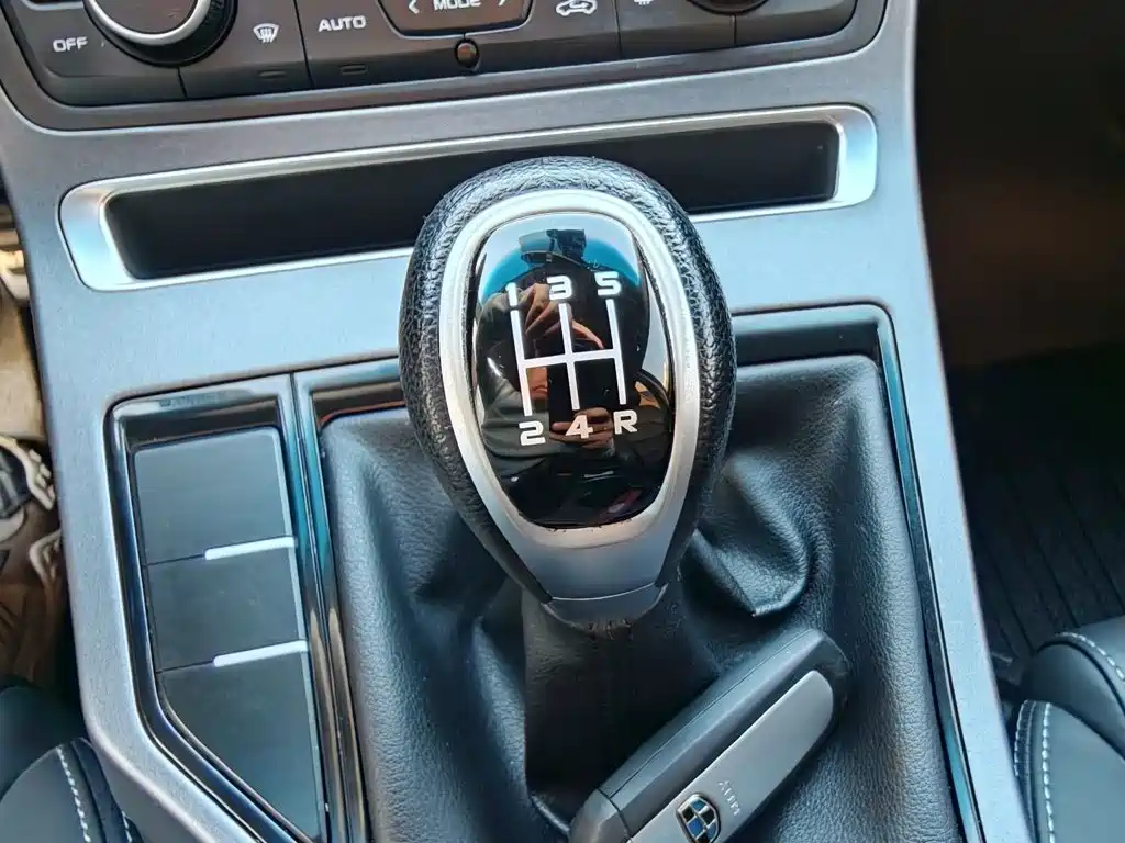 Geely Vision S1 — миниатюра 7