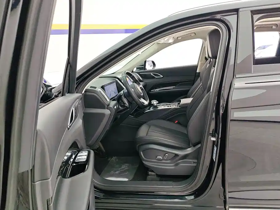 Hongqi Hongqi HS3 PHEV — миниатюра 9