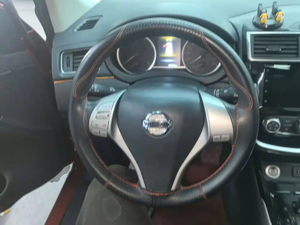 Nissan Tiida — миниатюра 11
