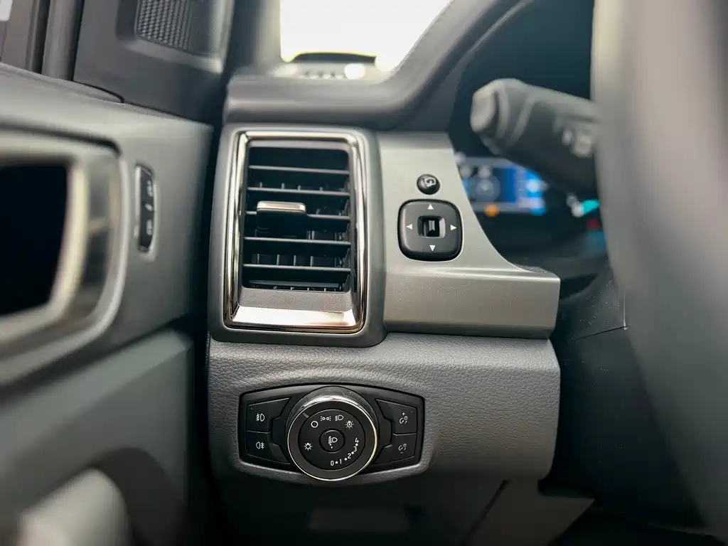 Ford Everest 2.0T Gasoline Auto 4WD Luxury Edition 5 seats, фото 17