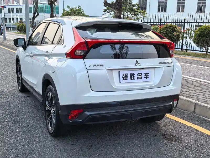 Mitsubishi Eclipse Cross — миниатюра 5