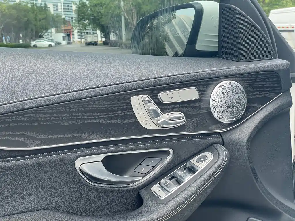 Mercedes-Benz C-Class — миниатюра 5