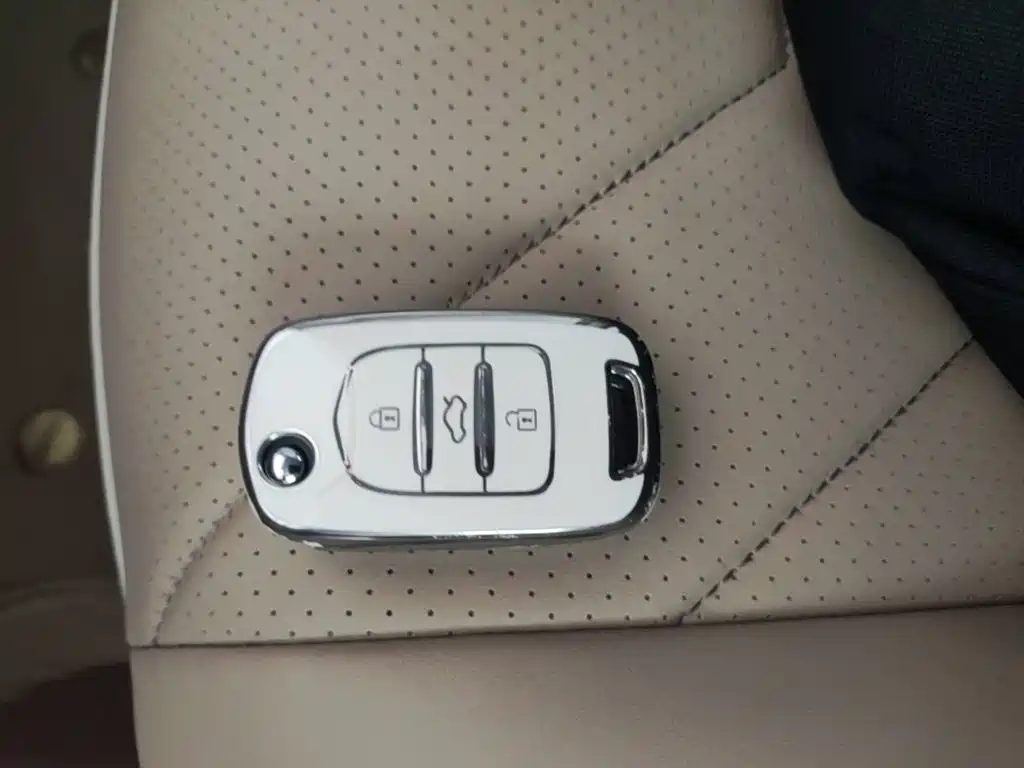 Wuling MINIEV — миниатюра 9