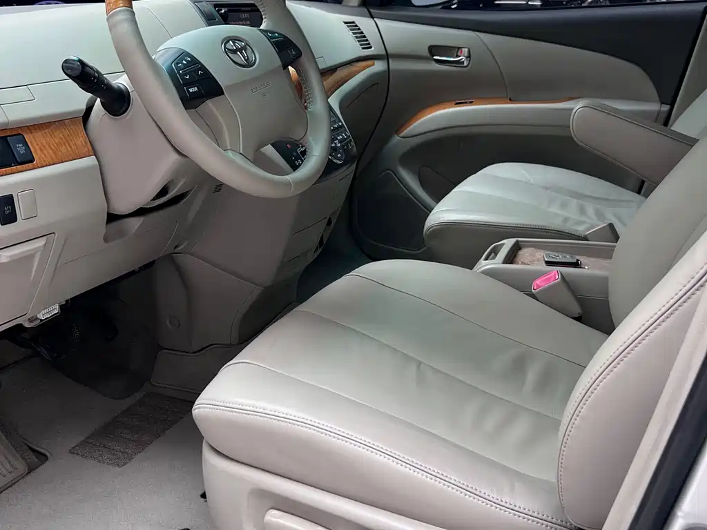 Toyota Previa — миниатюра 11
