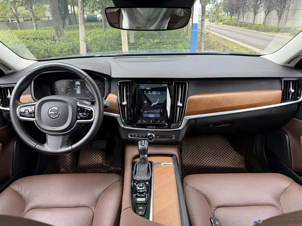 Volvo S90 — миниатюра 13