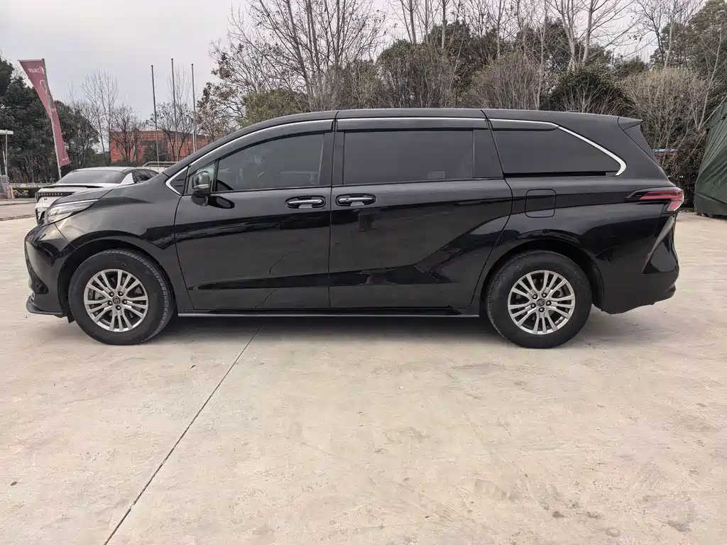 TOYOTA SIENNA