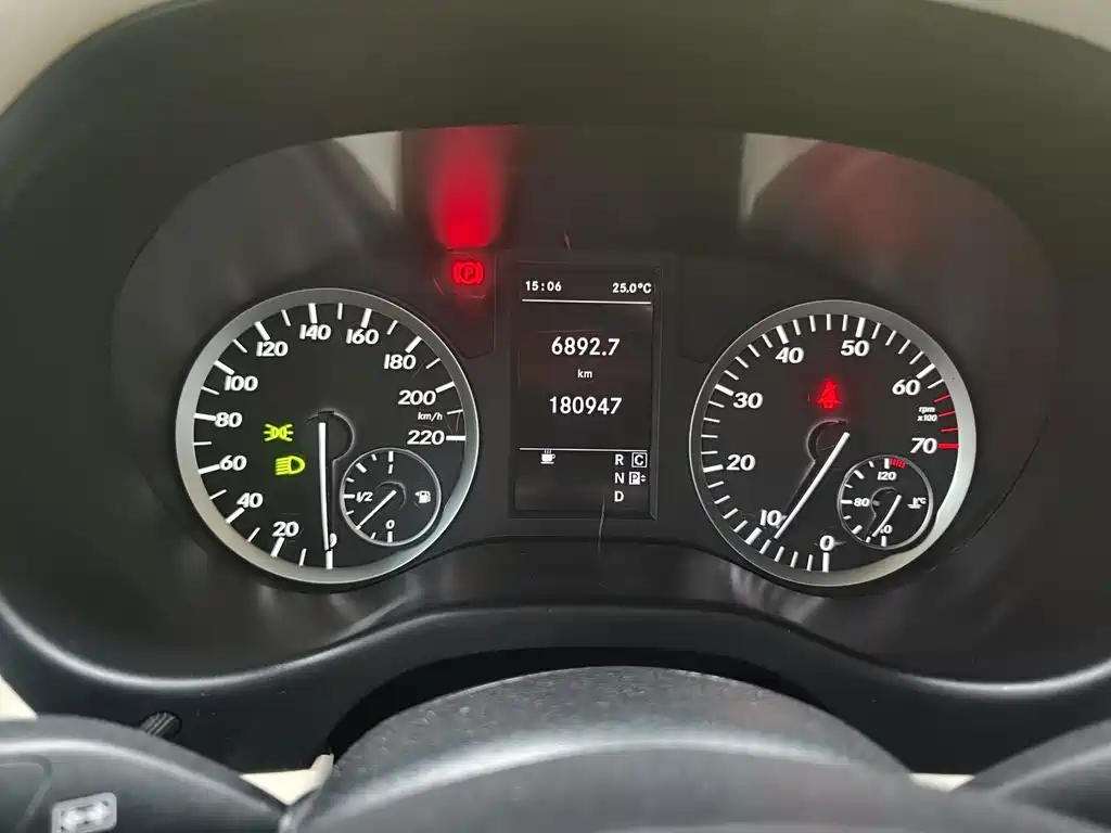 Mercedes-Benz Vito — миниатюра 6