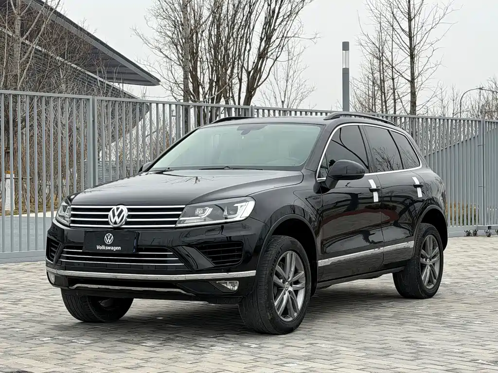 VOLKSWAGEN TOUAREG