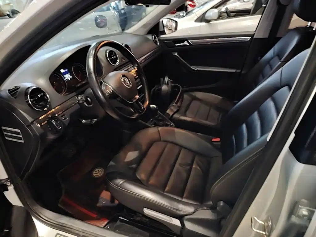 Volkswagen Jetta — миниатюра 15
