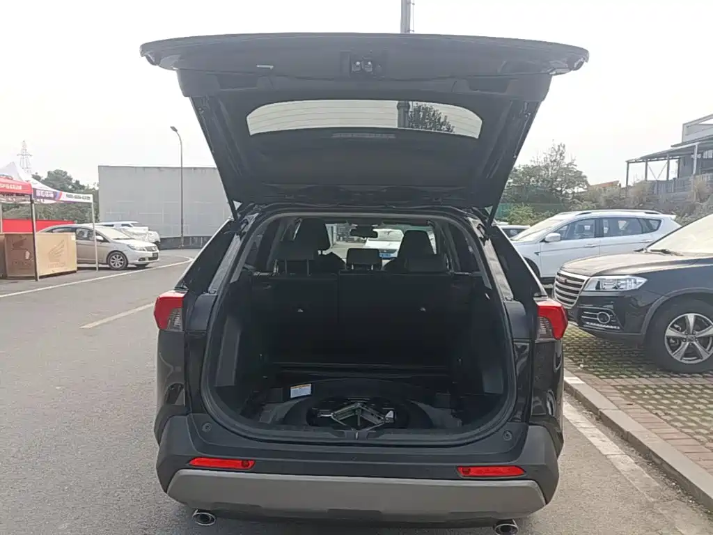 Toyota RAV4 — миниатюра 19