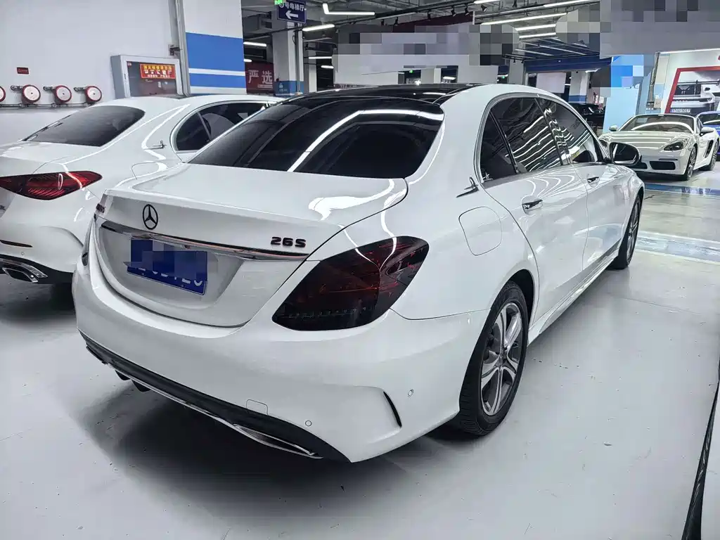 Mercedes-Benz C-Class — миниатюра 10