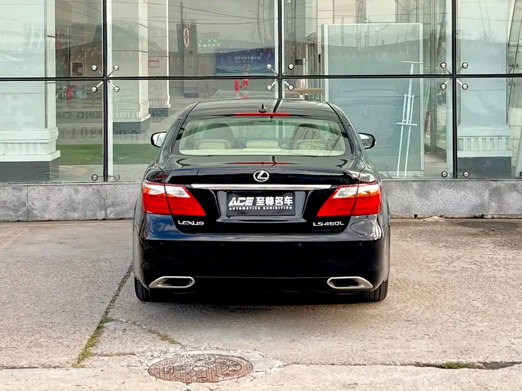Lexus LS — миниатюра 5
