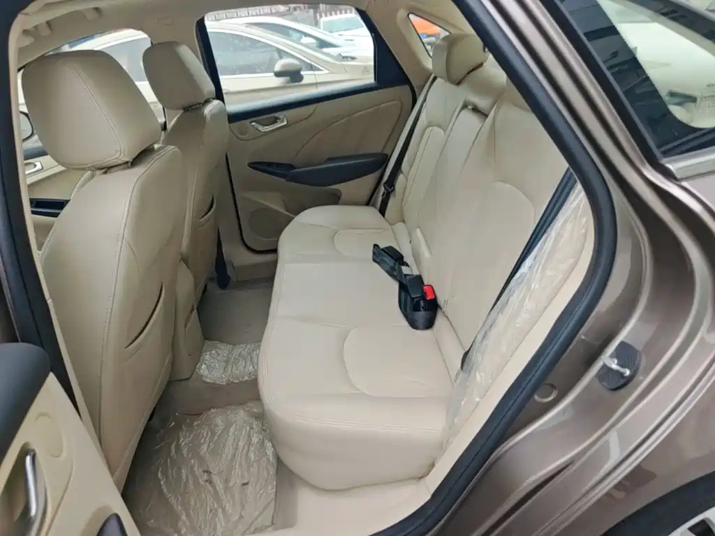 Chery Arrizo 7 — миниатюра 17