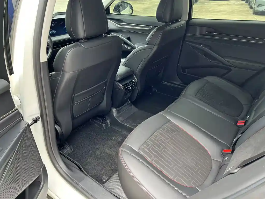 Ford Mondeo — миниатюра 9