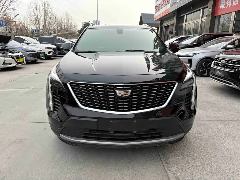 CADILLAC XT4