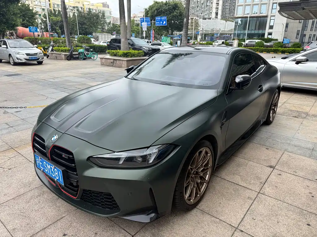 BMW M4 2025
