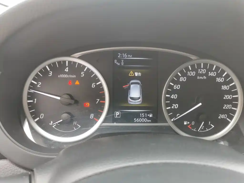 Nissan Tiida — миниатюра 12