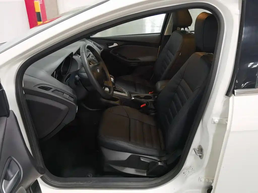 Ford Focus — миниатюра 10