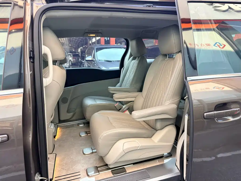 Buick GL8 — миниатюра 8