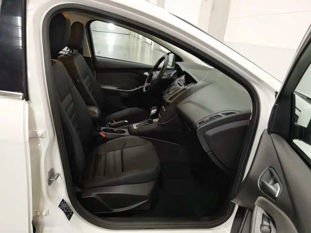 Ford Focus — миниатюра 23