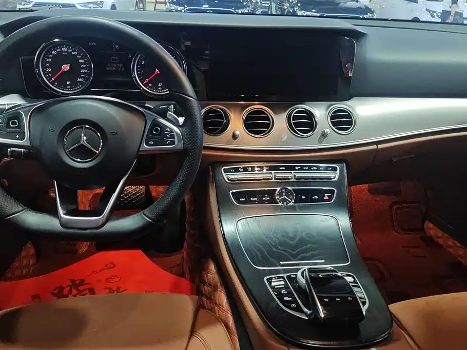 MERCEDES-BENZ E CLASS