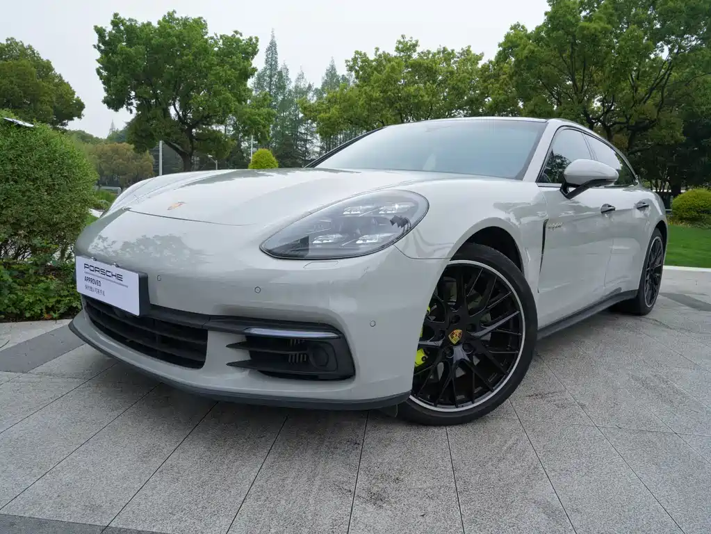 Porsche Panamera Hybrid 2020