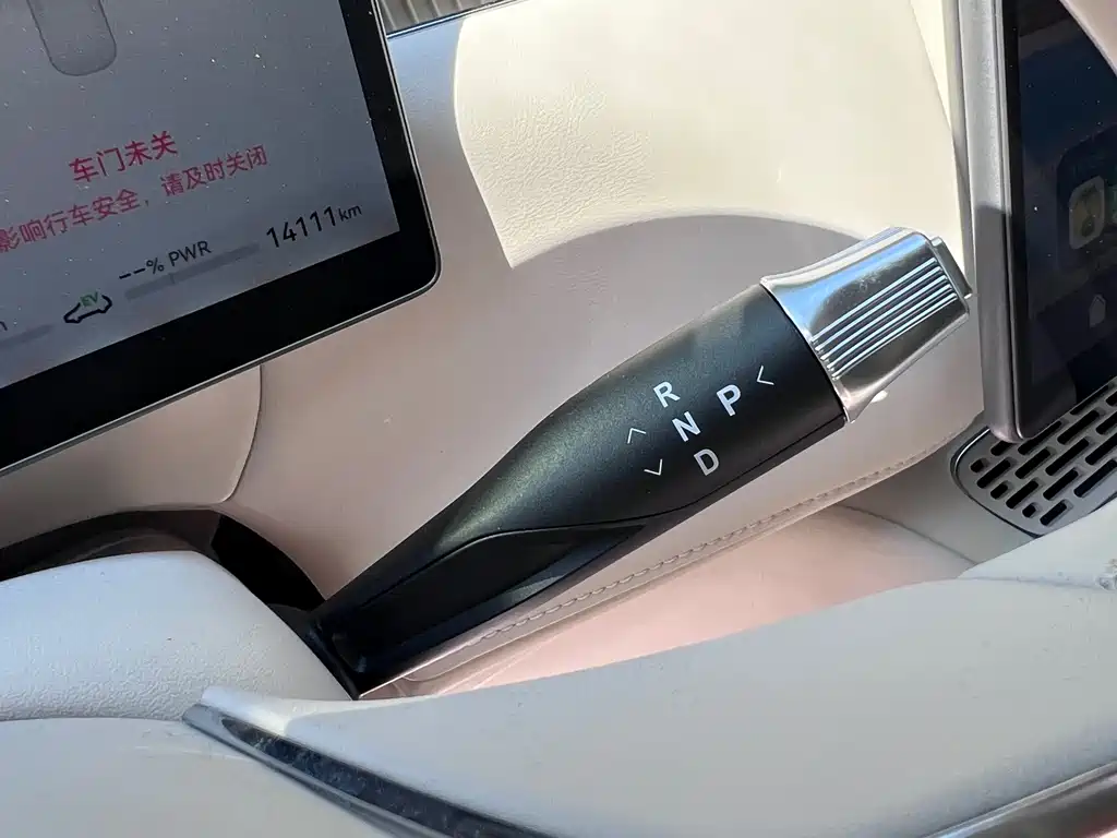 VOYAH Taishan X8 — миниатюра 12
