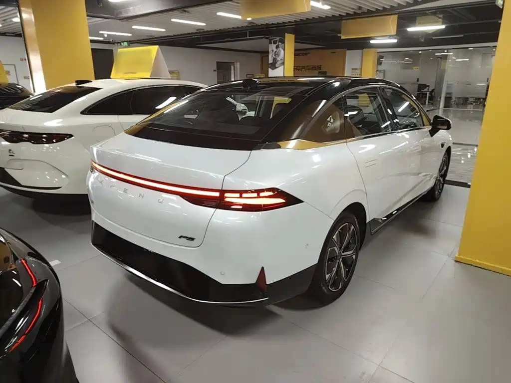 XPeng P5 — миниатюра 7