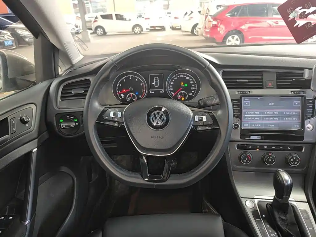Volkswagen Golf — миниатюра 11