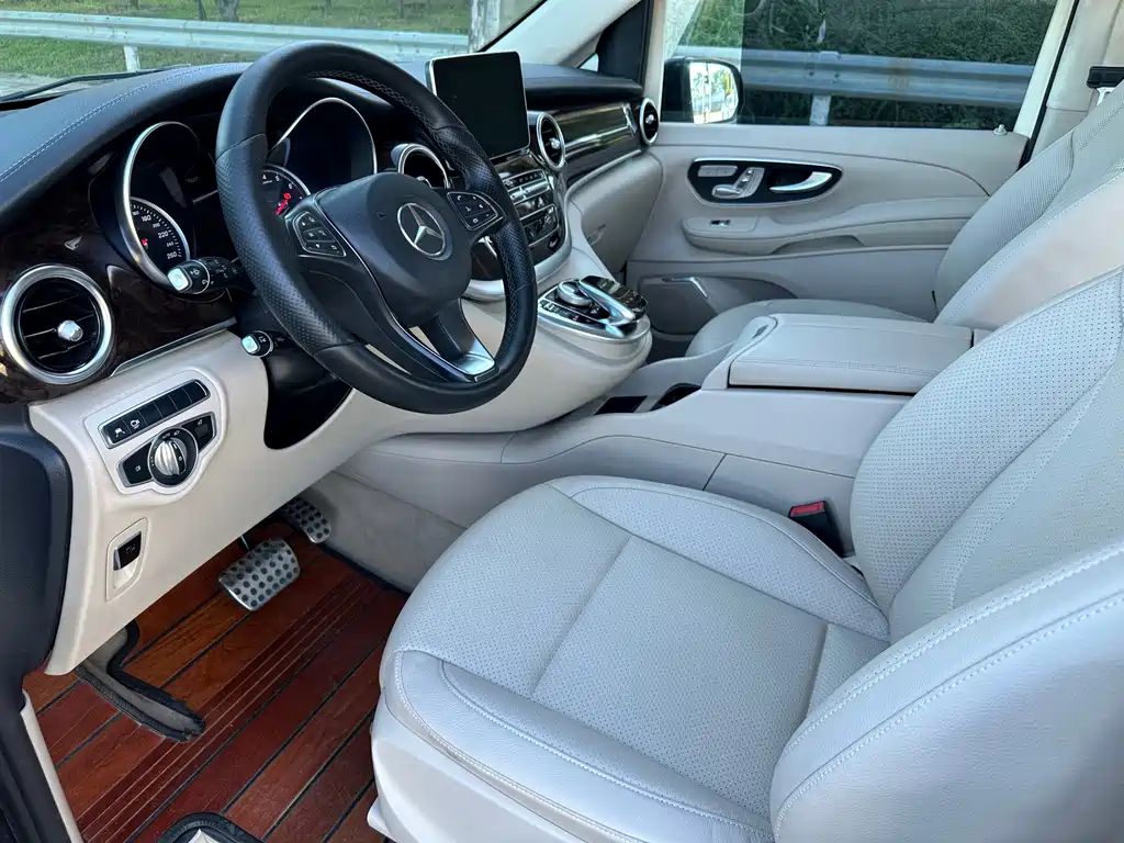 Mercedes-Benz V-Class — миниатюра 13