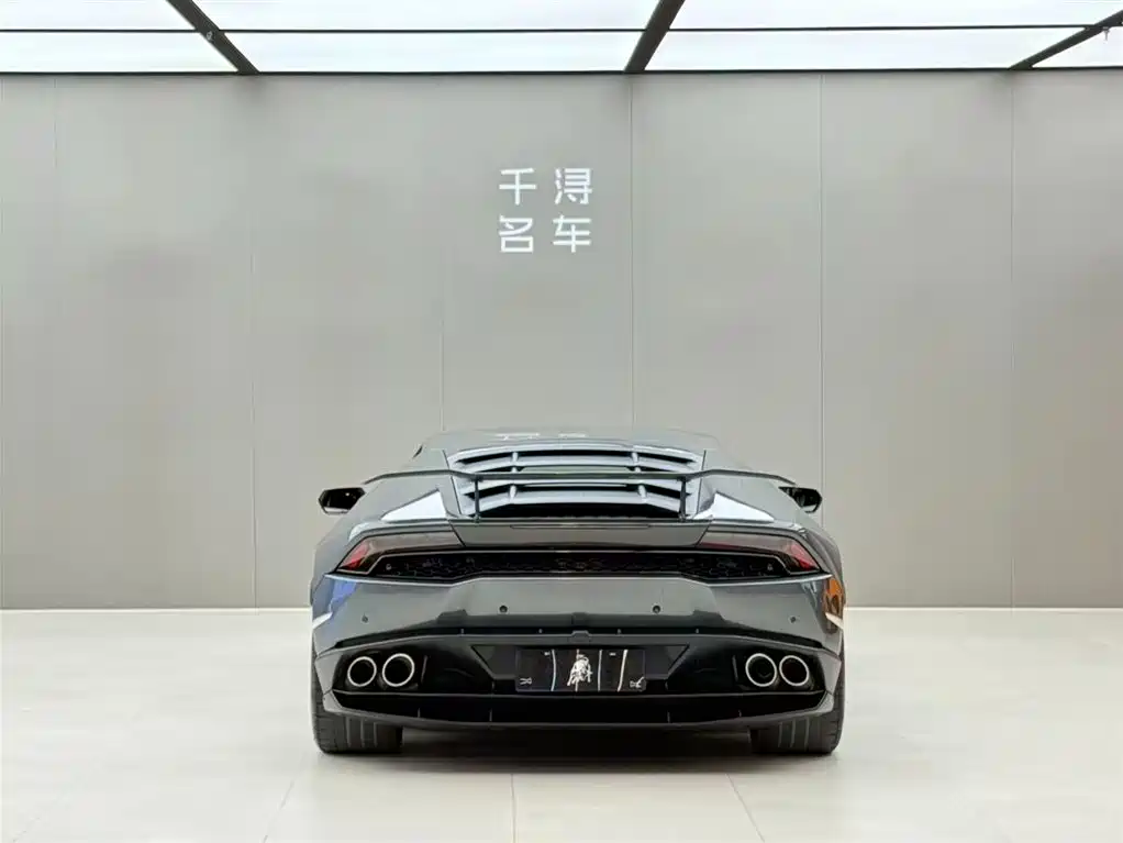 LAMBORGHINI HURACÁN