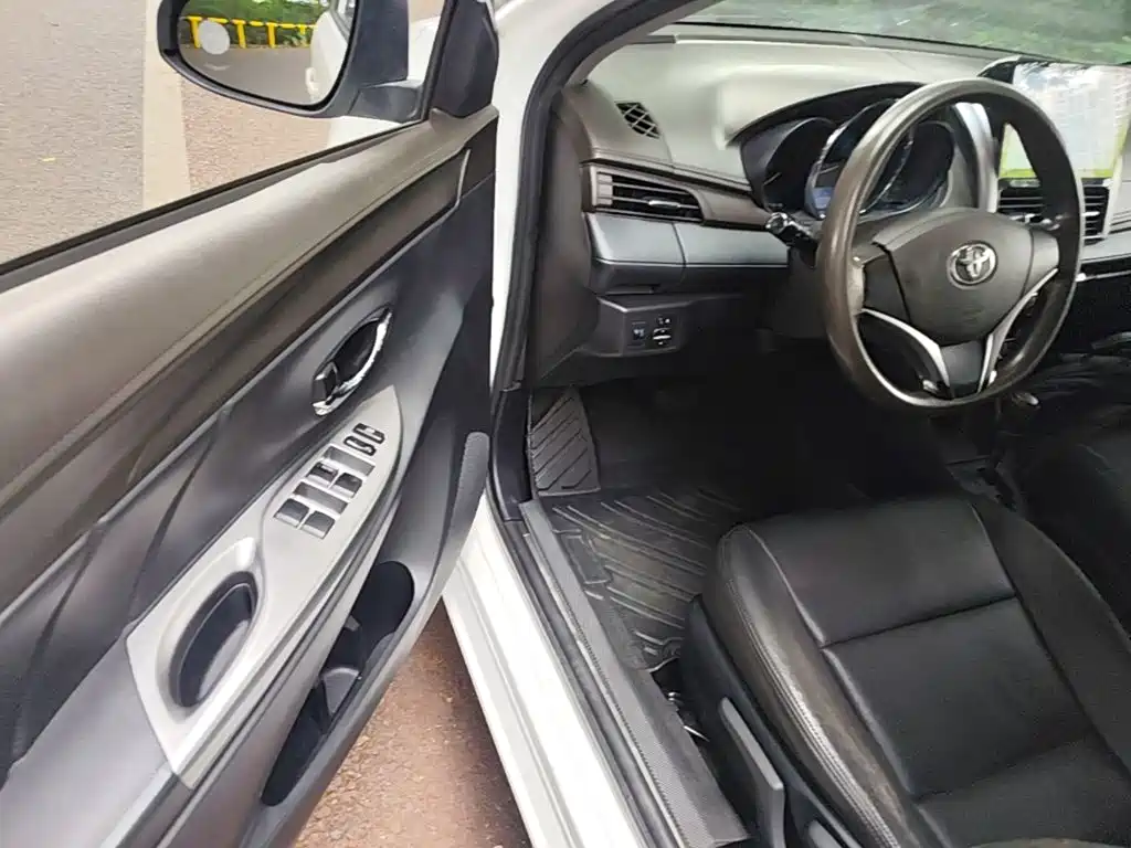Toyota Yaris L — миниатюра 16