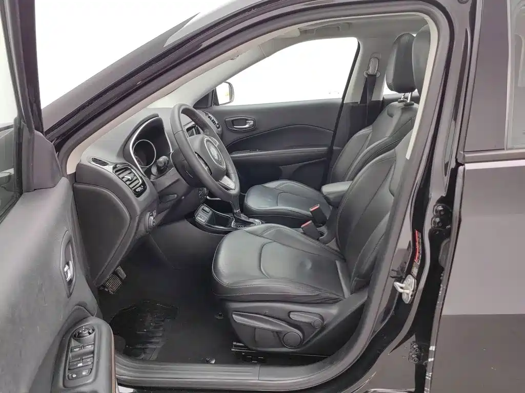 Jeep Compass — миниатюра 10