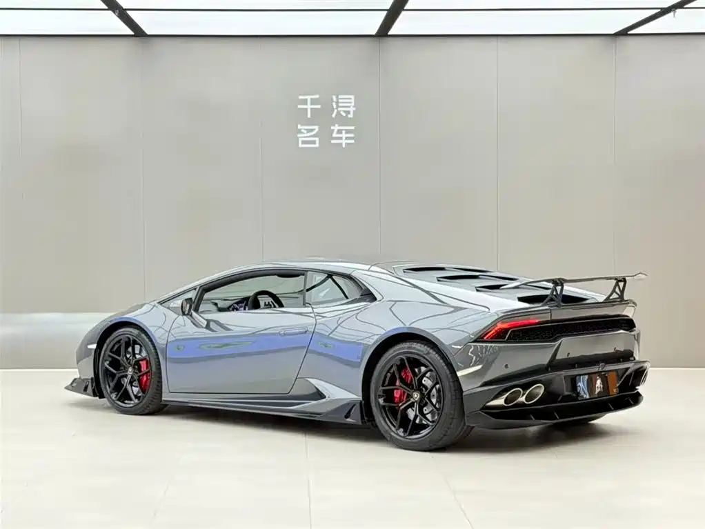 LAMBORGHINI HURACÁN