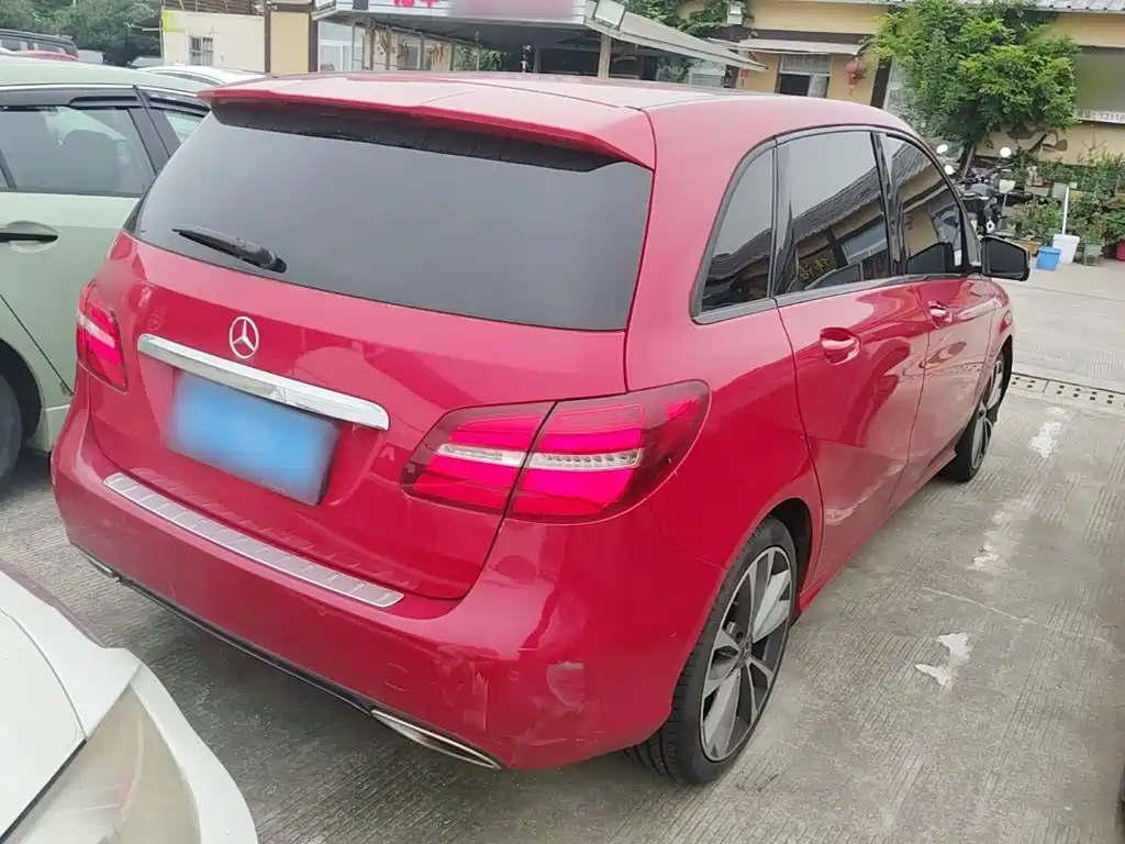 Mercedes-Benz B-Class — миниатюра 7