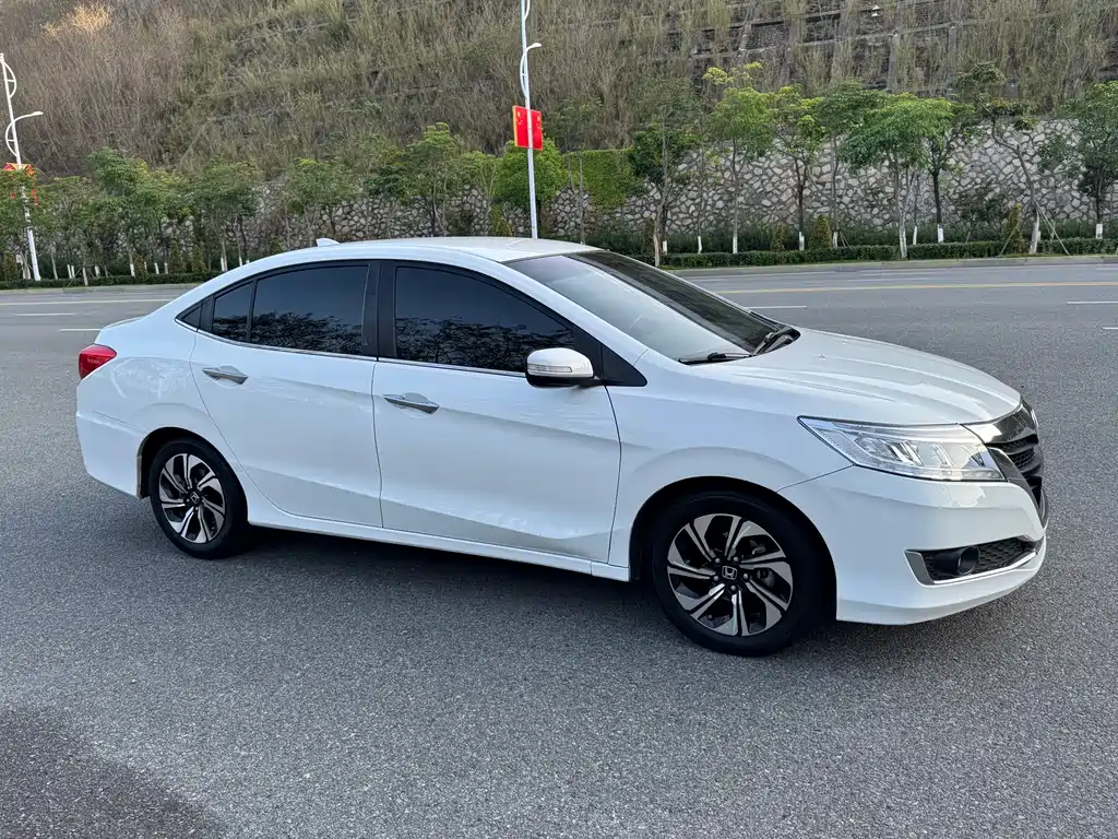 Honda Crider 2016 1.8L CVT Comfort