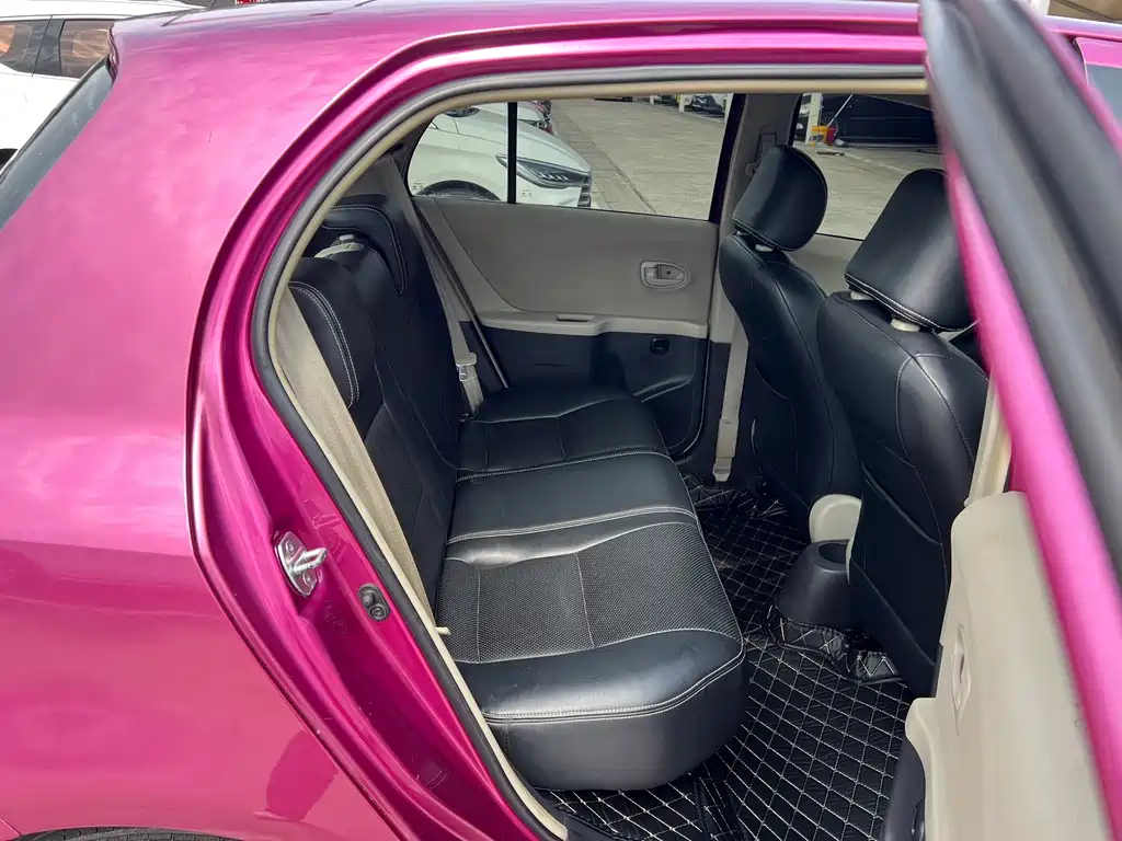 Toyota Yaris — миниатюра 16