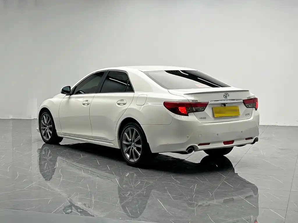Toyota Reiz — миниатюра 4