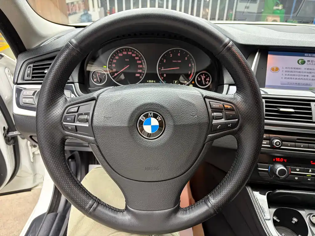BMW 5 Series (Import) — миниатюра 7