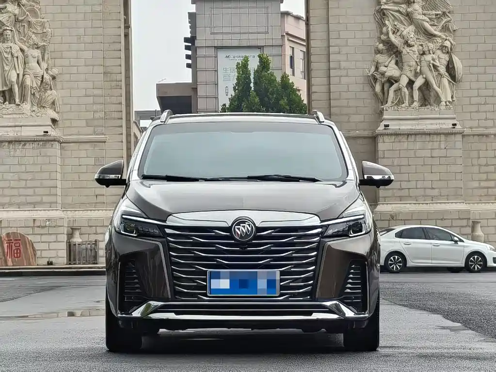 Buick GL8 — миниатюра 2