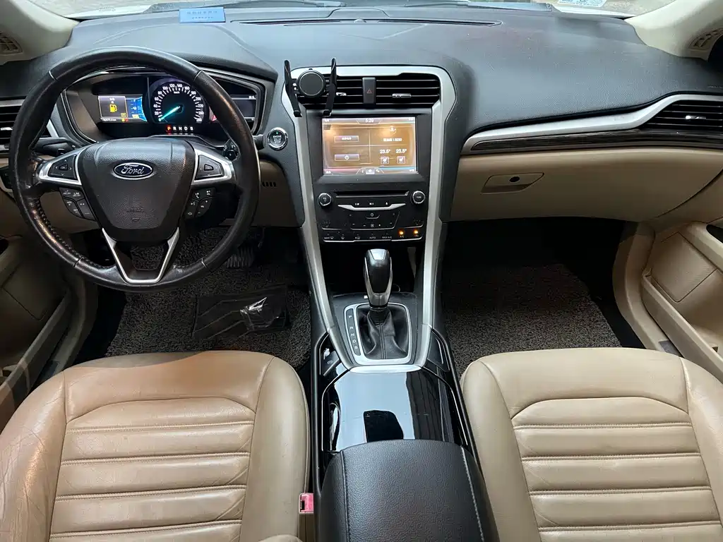 Ford Mondeo — миниатюра 7