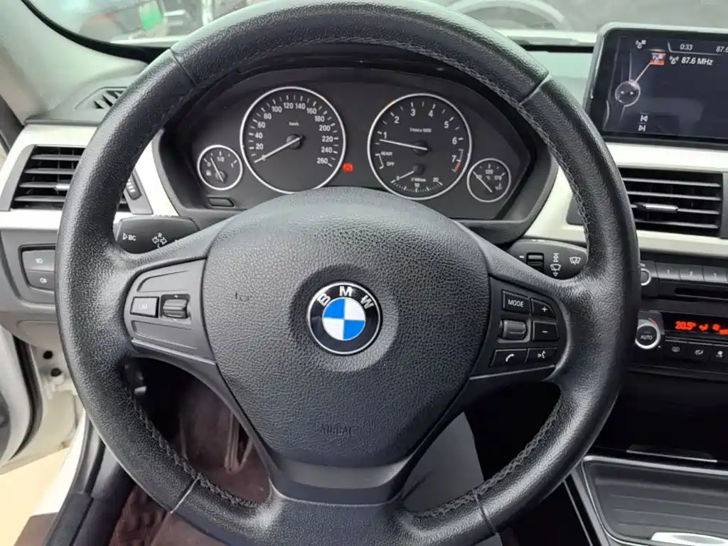 BMW 3 Series — миниатюра 11
