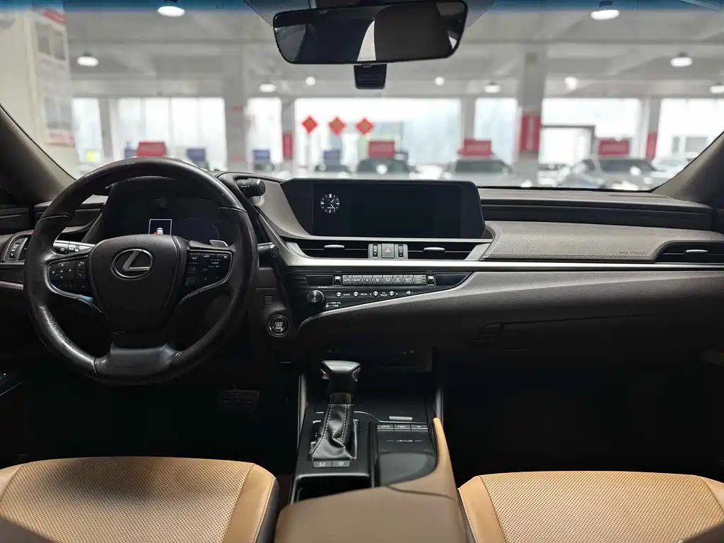 Lexus ES — миниатюра 6