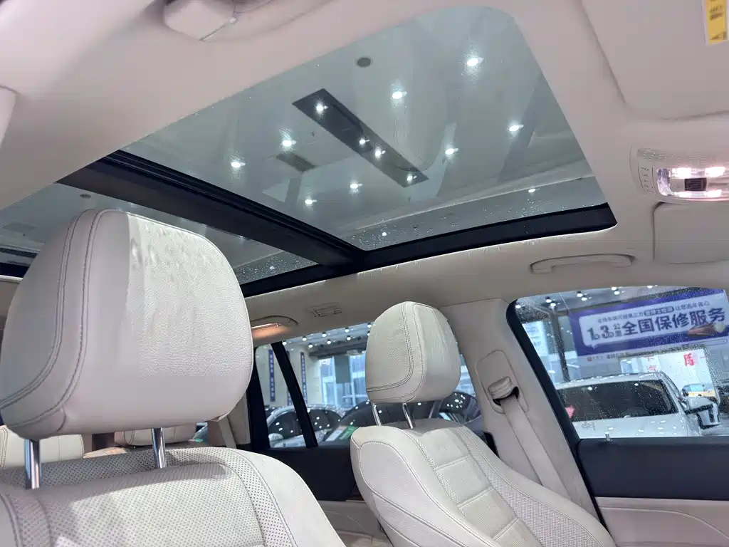 Mercedes-Benz GLS — миниатюра 13